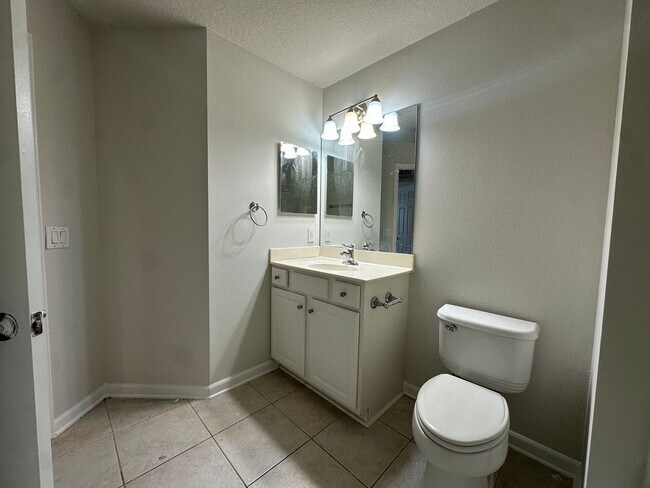 Building Photo - Bartram Townhome, Gated Community with Awesome Views!