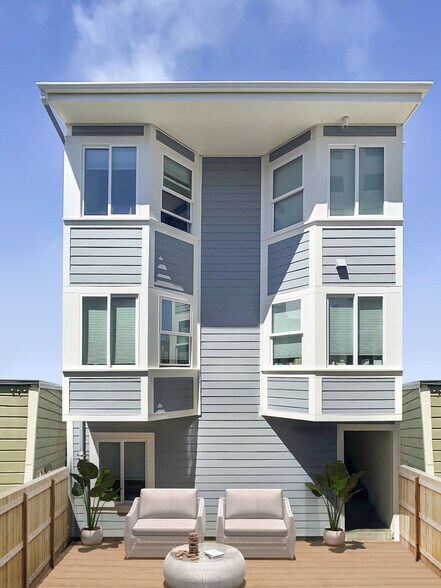 Building Photo - 1030 Capp St