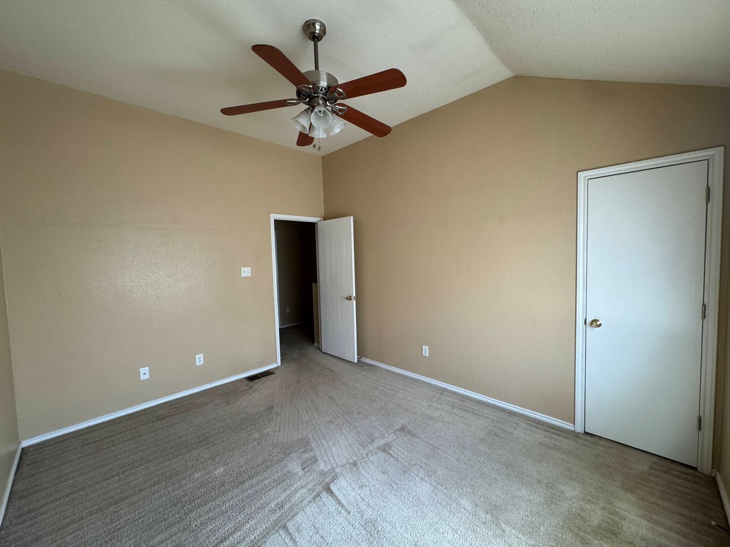 Building Photo - 4402 Jeff Scott Dr