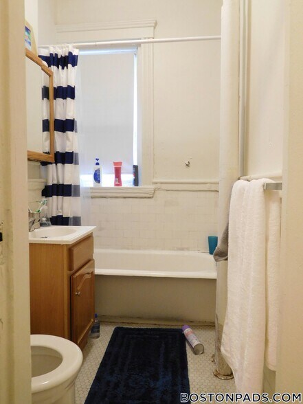 Building Photo - 1175 Boylston St
