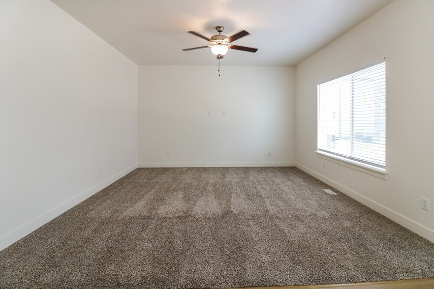 Building Photo - 4907 Breezy Patch Rd