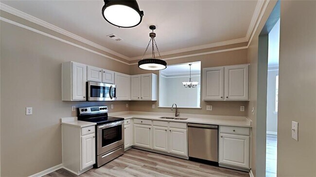 Building Photo - 480 Windstone Trail