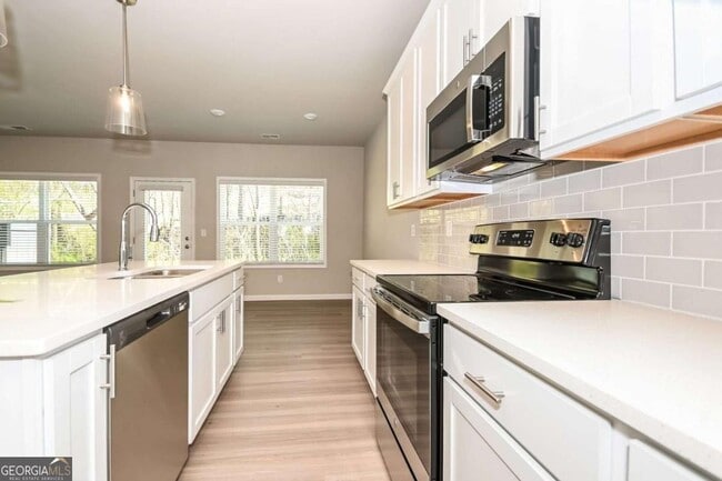 Building Photo - 818 Calvin Pk Dr