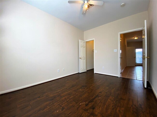 Building Photo - 1420 Missouri St