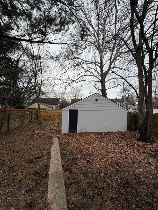 Building Photo - Stunningly Updated 2BR Home in Prime Bexley Location