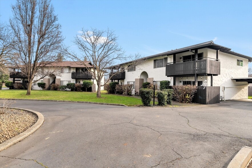 Building Photo - El Sereno Apartments