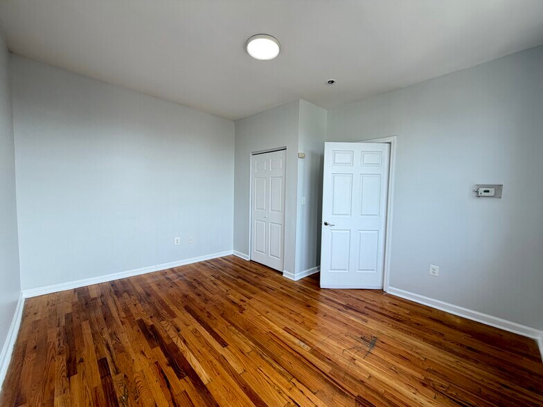 162 Bergen Ave 4A - 161 Bergen Ave