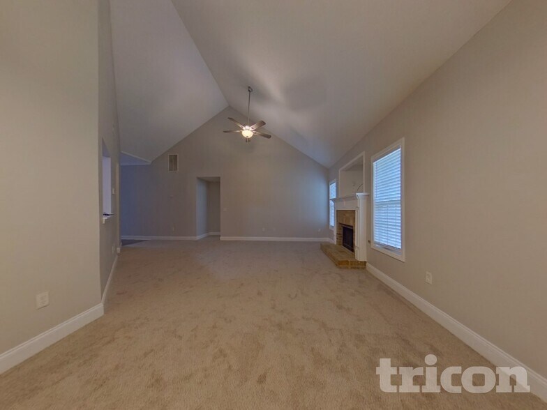 Building Photo - 214 Raleigh Way