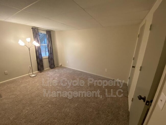 Building Photo - 998 52nd St SE