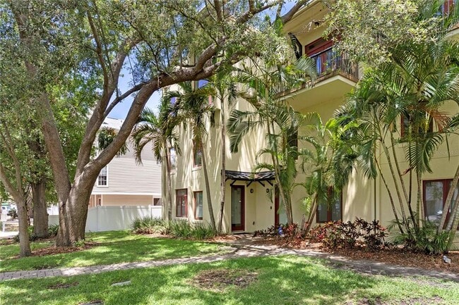 Building Photo - 512 S Glen Ave