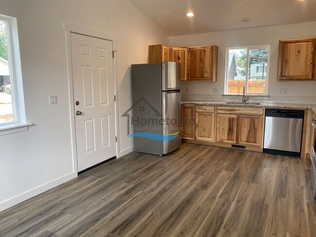 Building Photo - 1414 N 13th St