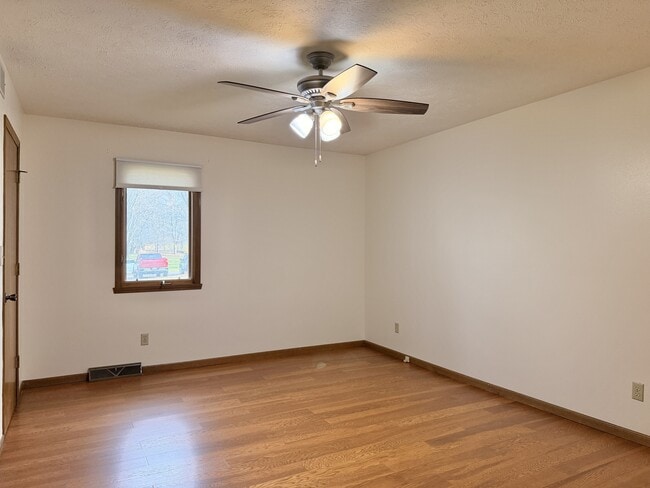 Building Photo - 9807 Double Ditch Cir