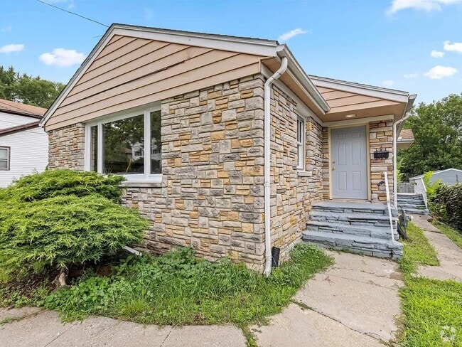 Building Photo - 619 Regan St