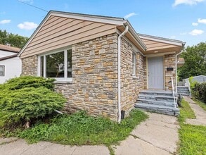 Building Photo - 619 Regan St