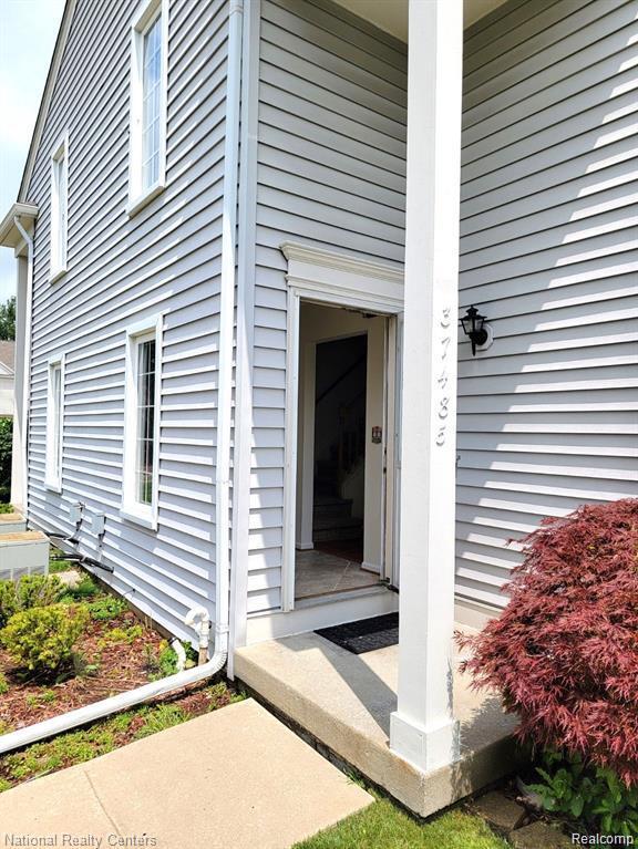 Building Photo - 37485 Stonegate Cir