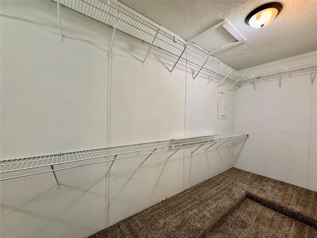 Building Photo - 2000 SE 10th St