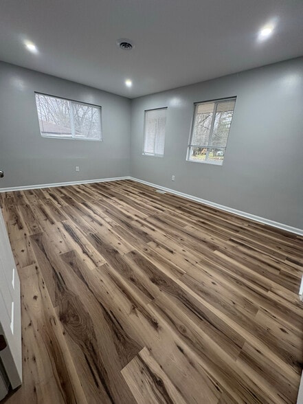 Building Photo - 1282 Lawndale Rd