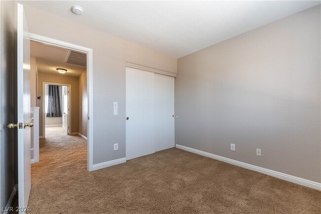 Building Photo - 688 Emerald City Ave