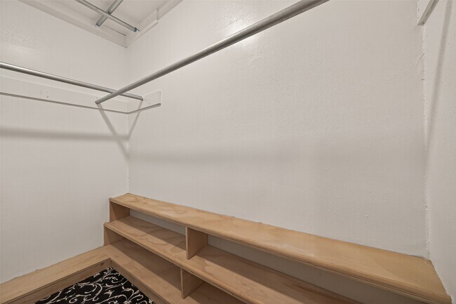 Building Photo - 3517 Denio Dr