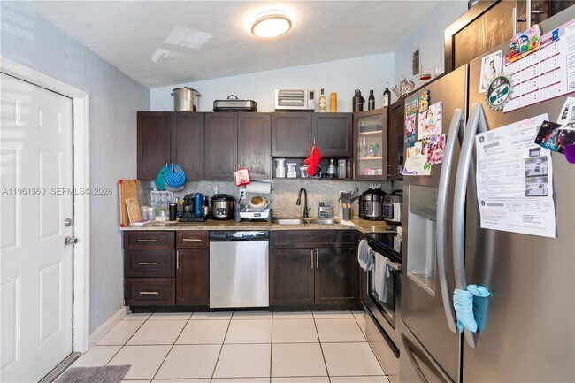 Building Photo - 11535 Lincoln Blvd