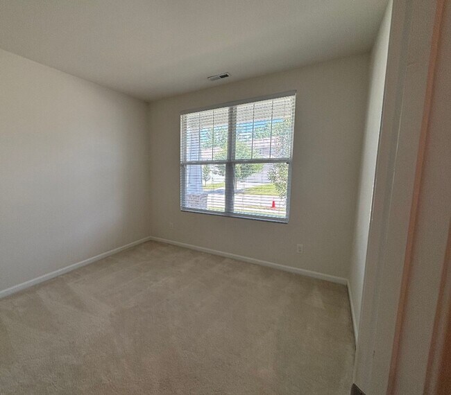 Building Photo - 3BR/2.5BA Home for Rent in Eastwood for Re...