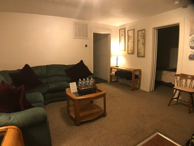 Building Photo - 1734 Olive St