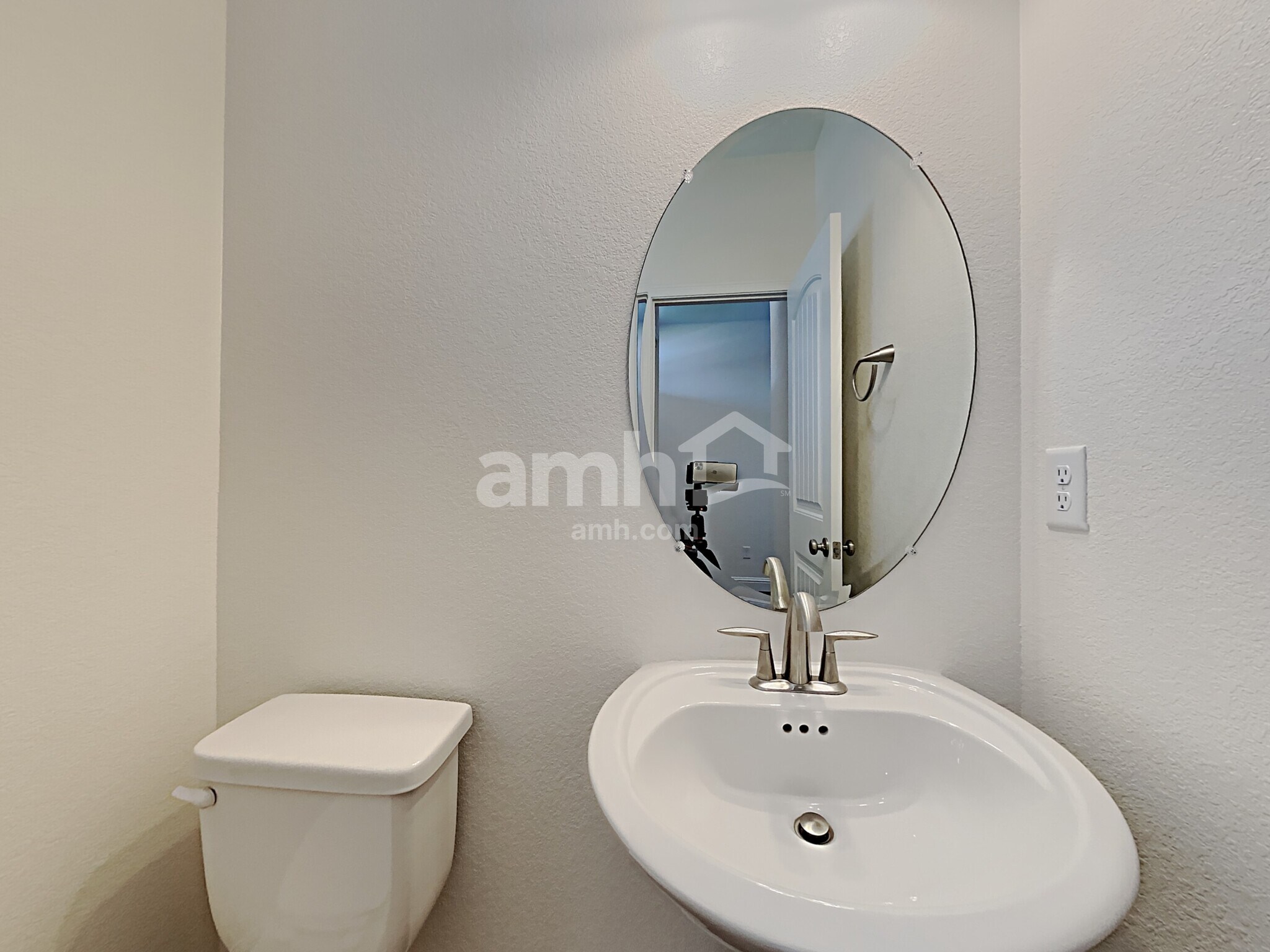 Building Photo - 10174 Dogwood St