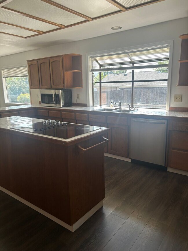 Building Photo - 2774 Jessica Cir