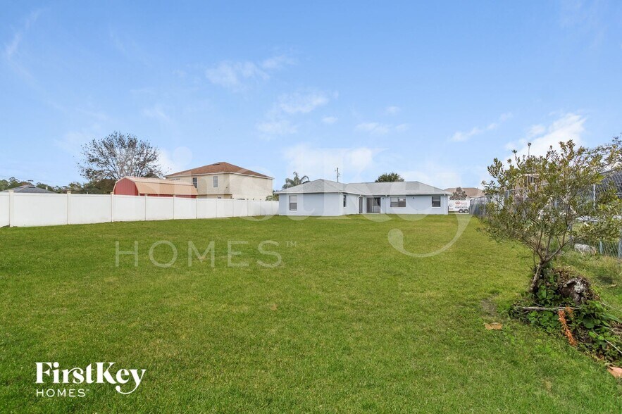 Building Photo - 1013 Dartmoor Pl