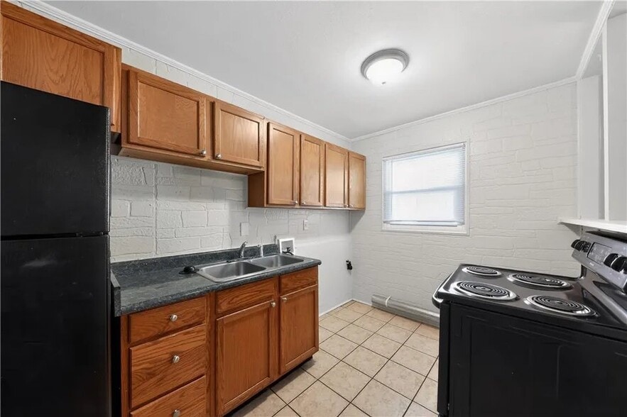 Building Photo - 4176 Mapleleaf Dr