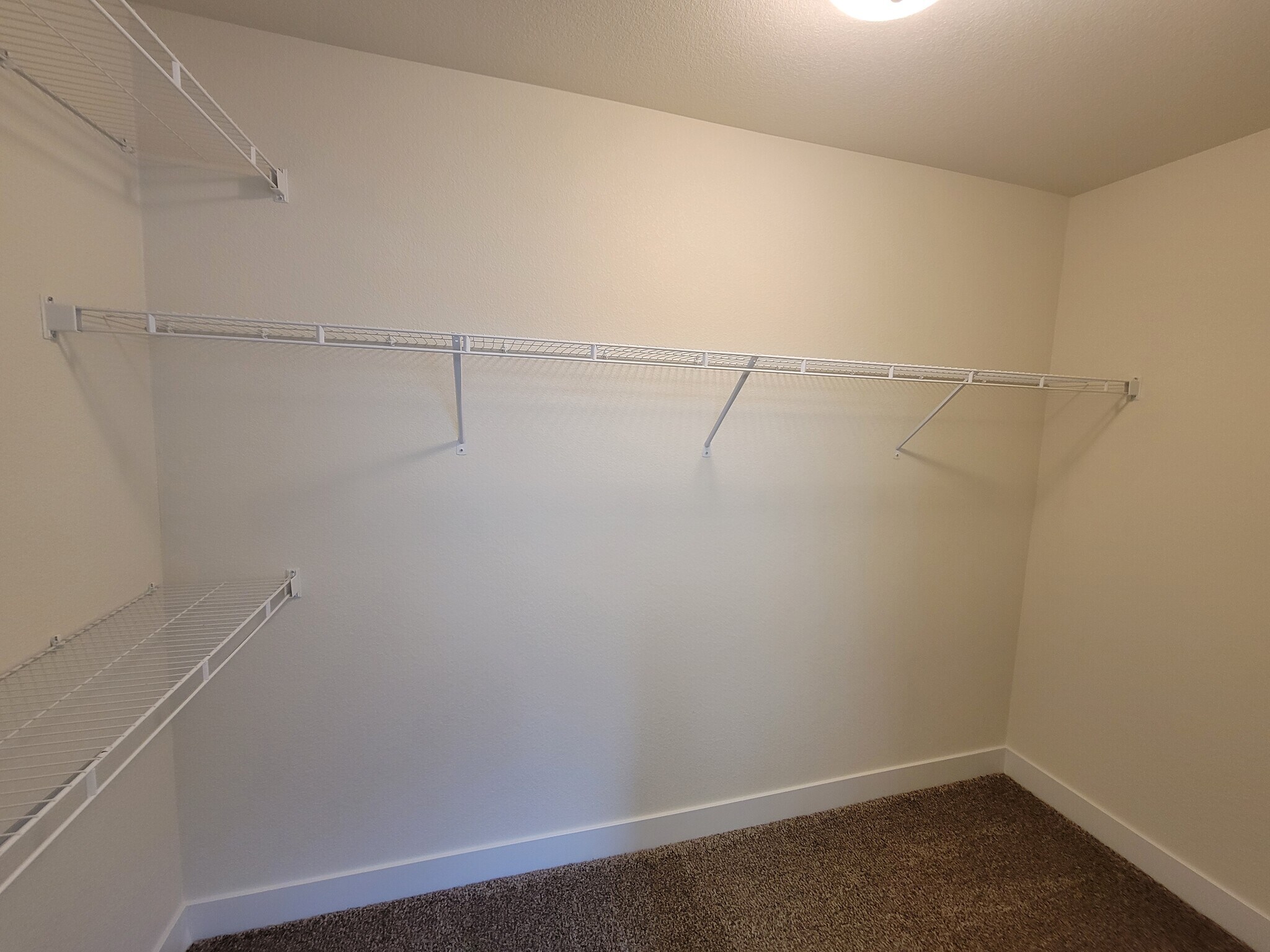 Building Photo - 1566 Driftline Dr