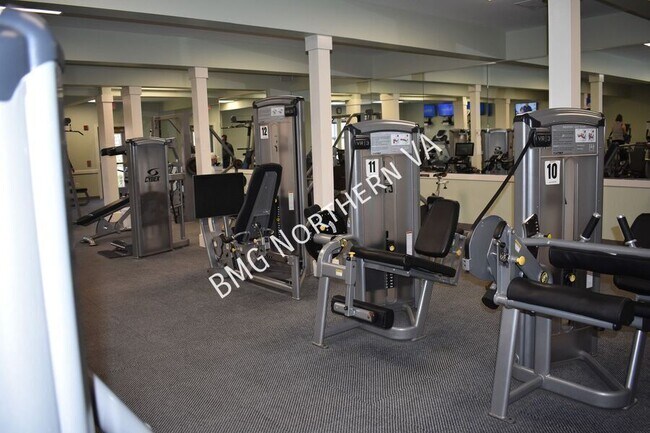 Building Photo - 6001 Keble Dr