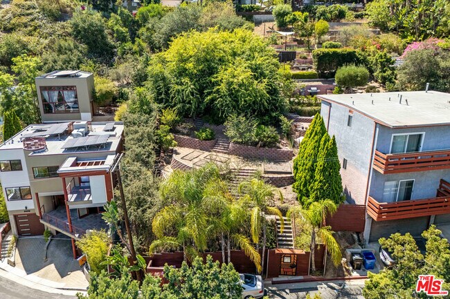 Building Photo - 2222 Bancroft Ave