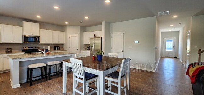 Building Photo - 7124 Timberland Trl