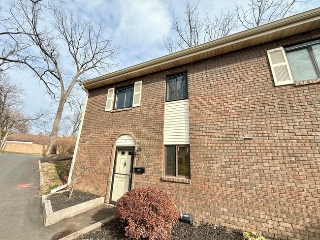 Building Photo - 1 Kings Ct