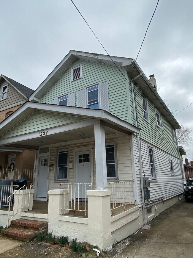 Building Photo - 1224 Monroe Ave