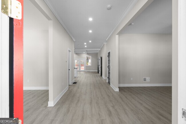 Building Photo - 1331 Diamond Ave SE