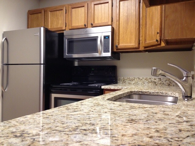 Building Photo - 1624 Aquarena Springs Dr