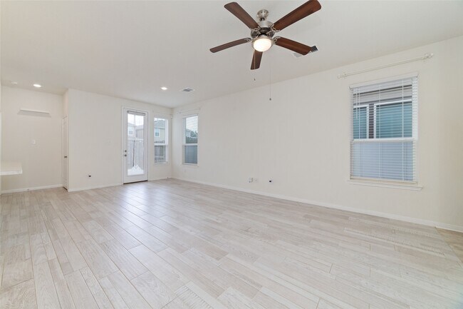 Building Photo - 16615 Chill Brook Dr