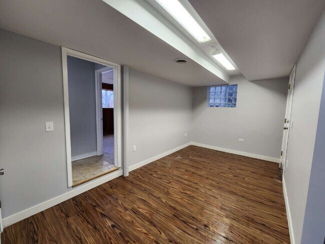 Building Photo - Bright 2 Bed / 1 Bath Apartment in Hammond — Water & Internet Included