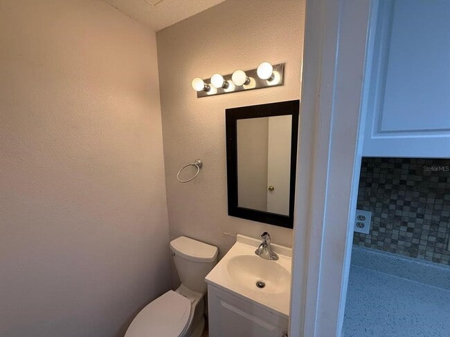 Building Photo - 4269 S Semoran Blvd