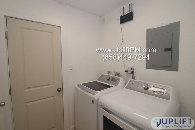 Building Photo - 1225 Capistrano Ave