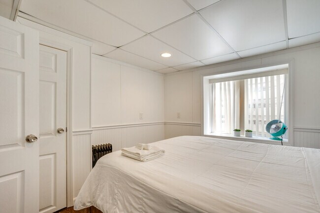 Building Photo - 112 Rockwood Pl