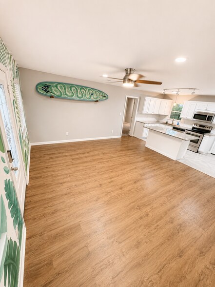 Building Photo - 8504 Happy Valley Trl