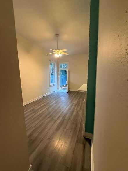 Building Photo - 1008 Josephine St