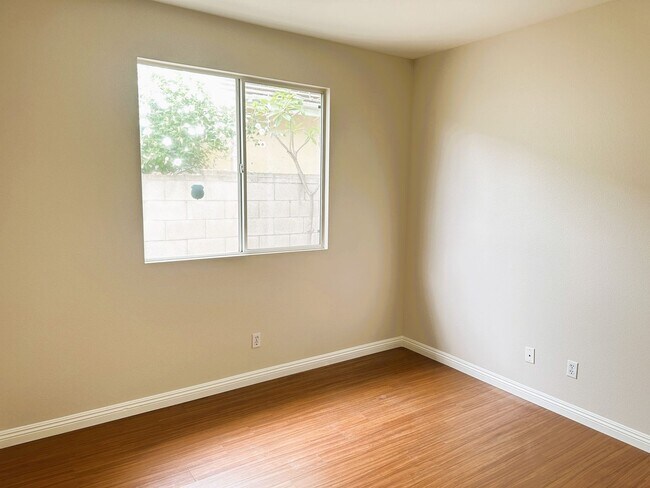 Building Photo - Refreshed Single Family Home in Garden Grove