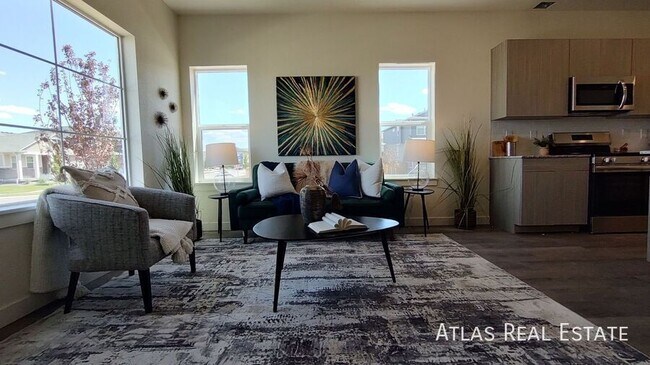 Building Photo - 647 Rollins Aly