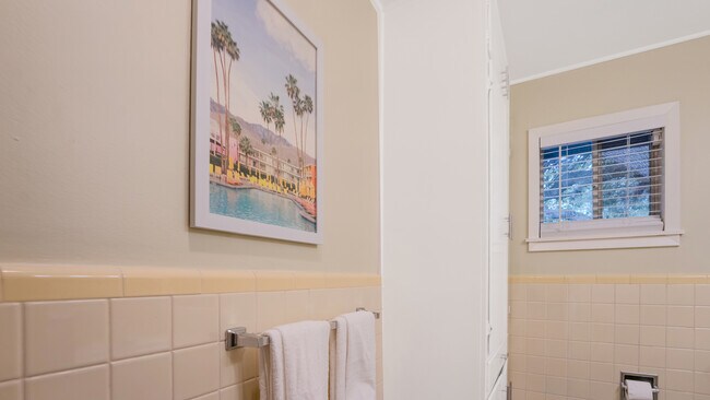 Building Photo - 2134 Bandera Rd