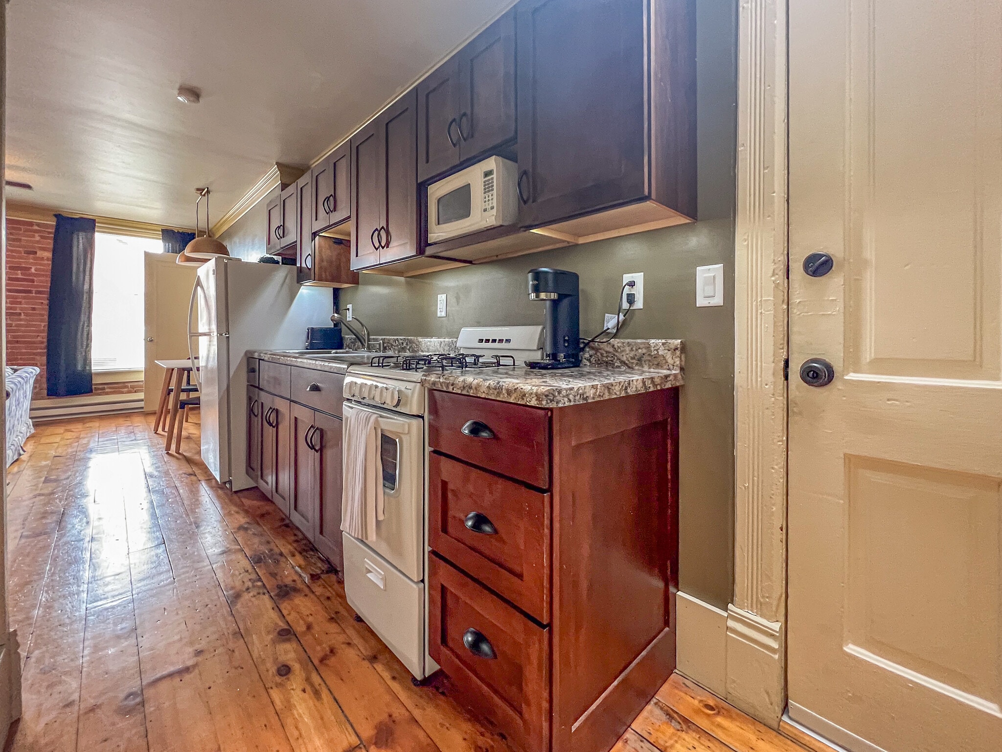 Building Photo - 1175 Iowa St