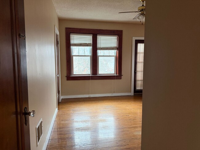 Building Photo - 5918 Arendes Dr